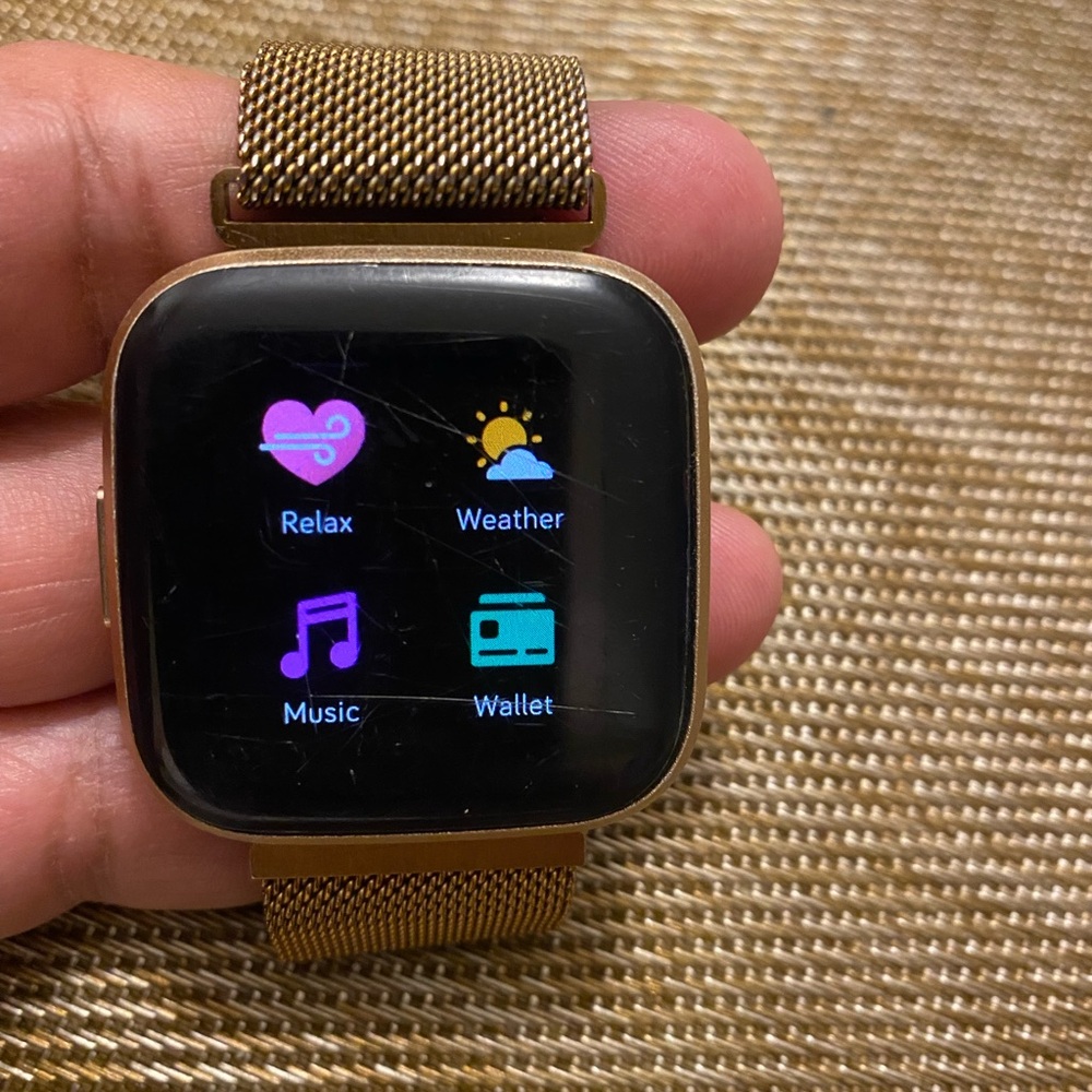 Fitbit watch - Picture 9 of 11